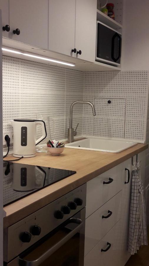 Liliom Apartment With Free Parking Space Budapeste Exterior foto