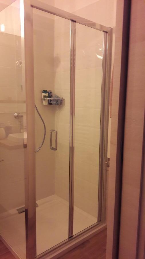 Liliom Apartment With Free Parking Space Budapeste Exterior foto